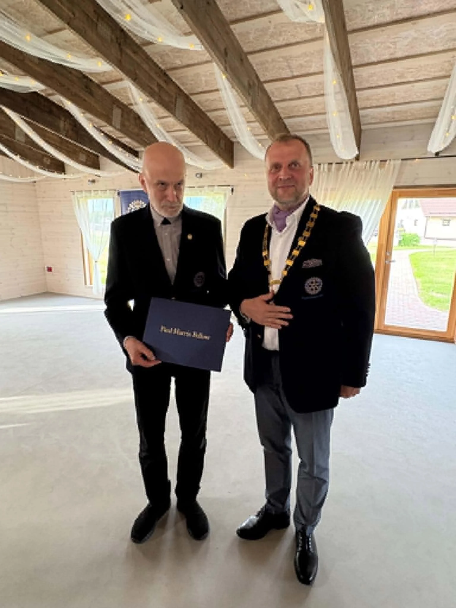17. juunil andis selle aasta president Tarmo Bachmann Rapla Rotary Klubi ketivahetuspeol pidulikult üle Paul Harris Fellow medalid kahele klubivennale. Tunnustu