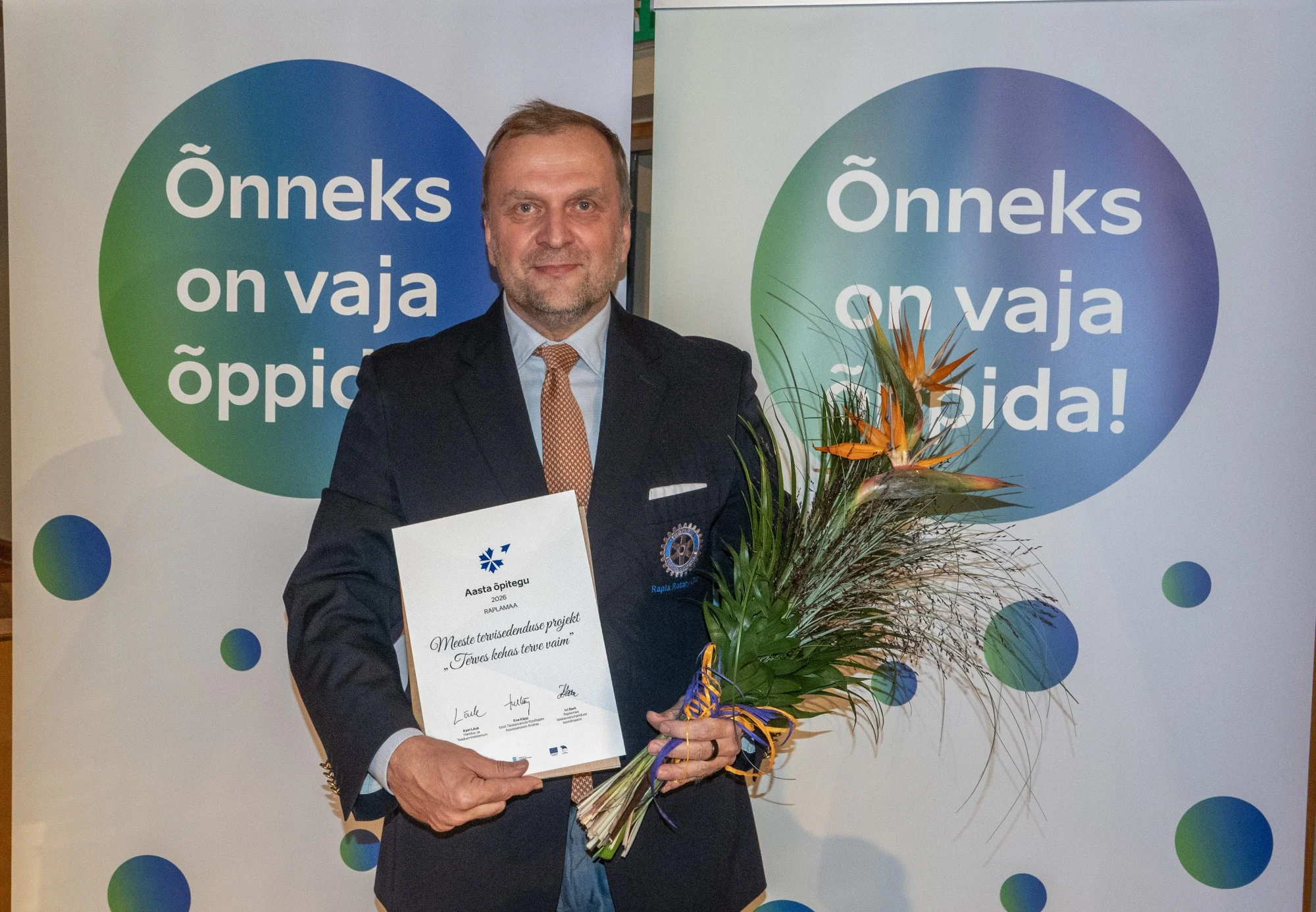 13. oktoobril toimus Rapla Kultuurikeskuses Raplamaa täiskasvanuhariduse tänusündmus. Ühe tippauhinna, Aasta 2026 Õpitegu pälvis Rapla Rotary Klubi terviseedend